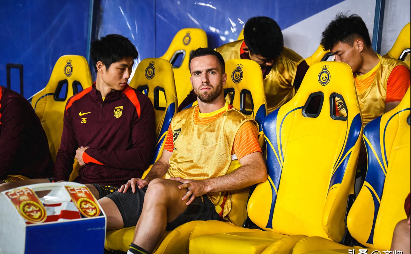 白目失神地狱火花战队