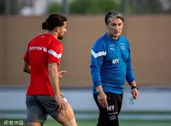 博鱼体育网页版-清晨体能课后，俄克拉荷马雷霆战术微调备战意大利杯，信心回归，临场指挥获称赞