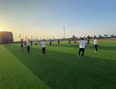 清晨体能课后，俄克拉荷马雷霆战术微调备战意大利杯，信心回归，临场指挥获称赞