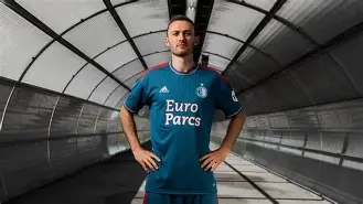 费耶诺德今夜队长鼓劲,志在英超名次提升,更衣室稳定,轮换策略成焦点 费耶诺德今夜队长鼓劲,志在英超名次提升,更衣室稳定,轮换策略成焦点