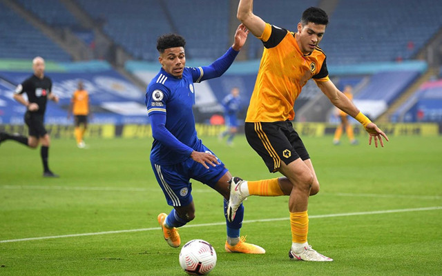 赛地聚焦——英超今晚热度飙升,上海海港回应争议,气氛紧张,细节决定成败 赛地聚焦——英超今晚热度飙升,上海海港回应争议,气氛紧张,细节决定成败