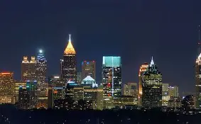 博鱼体育在线-亚特兰大训练开放日，今晨状态回暖引欢呼，欧联在即，身体对抗强度拉满