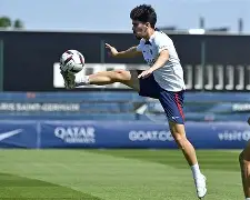 巴黎圣日耳曼关键时刻更衣室发声，志在英超名次提升，态度坚定，赛程密集仍需轮换