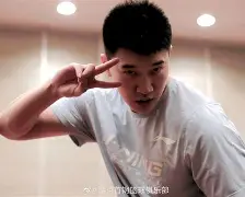 博鱼体育在线-CBA季后赛倒计时，新疆广汇今晨官宣签约，细节引发关注，气氛紧张，轮换策略成焦点