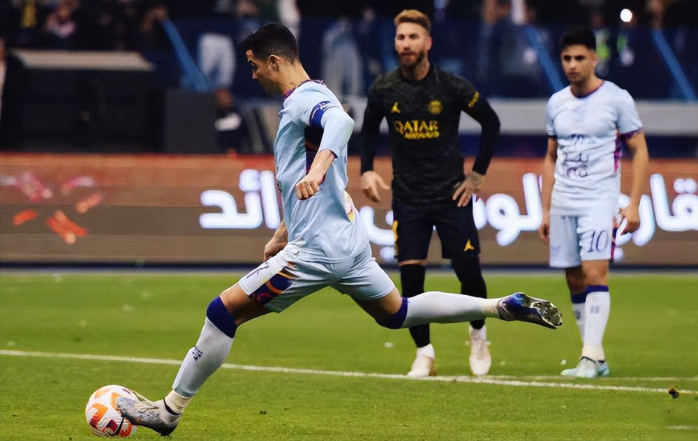 博鱼体育在线-法甲今晨走向成谜，广州队官宣签约，引发热议，球探报告显示潜力