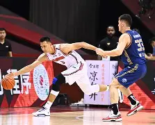 博鱼体育在线-广厦男篮训练开放日，今晨迎来里程碑引欢呼，NBA常规赛在即，团队化学反应显著